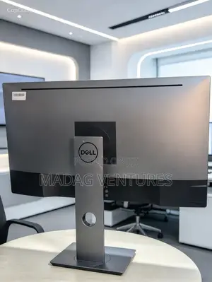 Dell U2718Q UltraSharp 27 Inch 4K Monitor