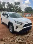 Toyota RAV4 XLE Premium 2021 White - 3