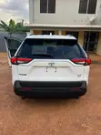 Toyota RAV4 XLE Premium 2021 White - 5