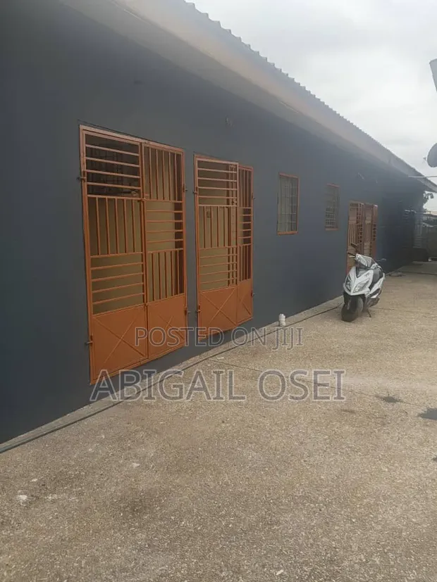 1 Bedroom Apartment for Rent in Teiman Borga Town, Accra - 1