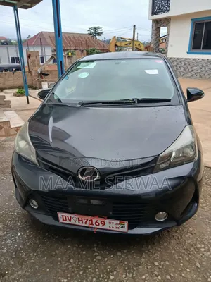Toyota Vitz 2015 Black