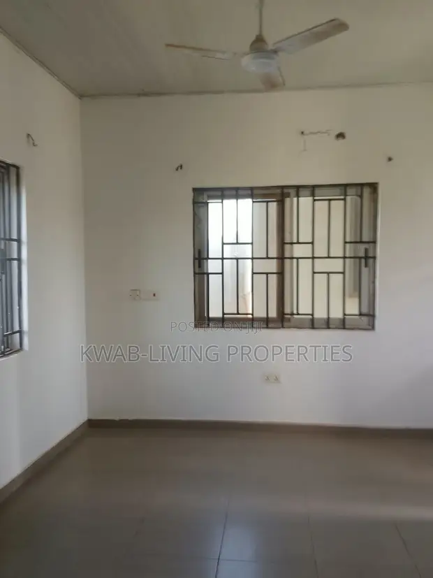 1 Bedroom Apartment for Rent in Adenta Housing Down - 1