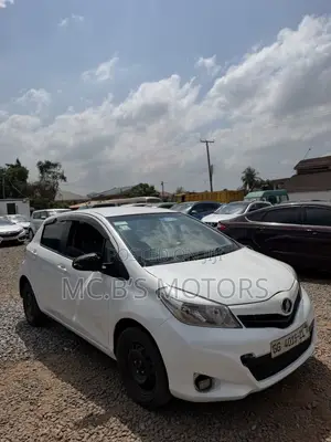Toyota Vitz 2012 White