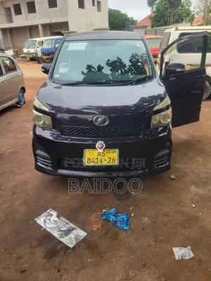 Toyota Voxy 2010