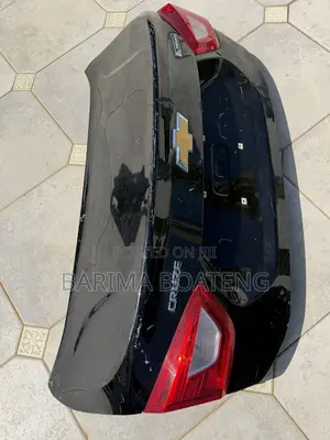 2017 Chevrolet Cruze Premier Boot and Doors