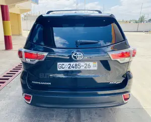 2018 Toyota Highlander XLE 4x2 V6 Black