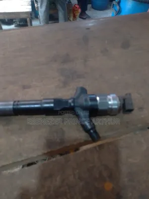 Toyota Hilux Fuel Injector (Used)