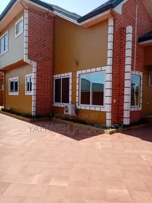 4 Bedroom House for Rent in Sakumono