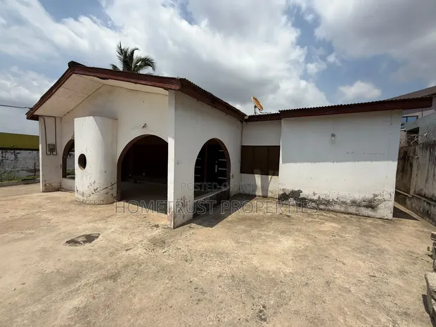 4 Bedroom House for Sale in Lapaz Racecourse, Nyanmekye - 1