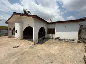 4 Bedroom House for Sale in Lapaz Racecourse, Nyanmekye