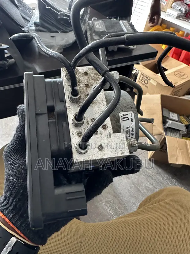 2016-21 Honda Civic ABS Motor/Module - 1
