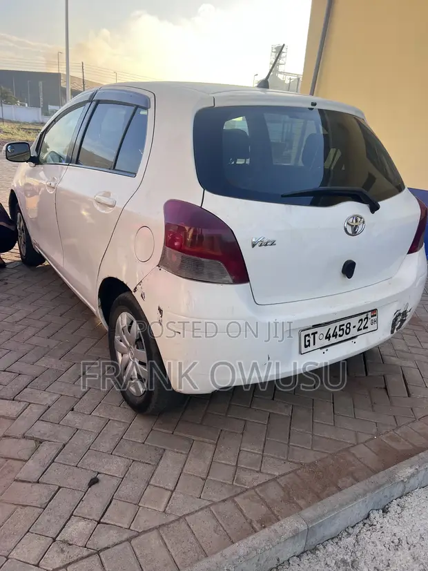 Toyota Vitz 1.3 AWD 3dr 2010 White - 1
