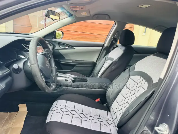 Honda Civic 2017 Gray - 1
