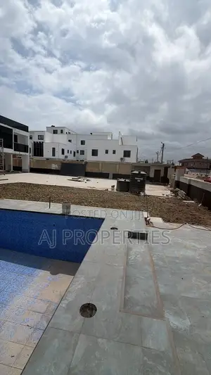 8-Bedroom House for Sale in East Legon