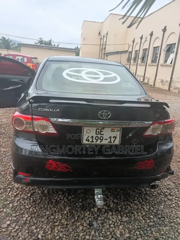 Toyota Corolla LE 2012 Brown - 1