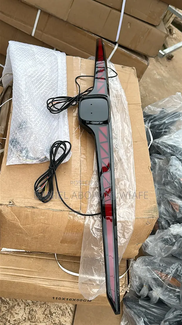 Honda CR-V 2017-2022 Boot Shinning (LED) - 1