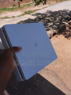 PS4 Slim Jailbreak with 8 Games & 2 Controllers