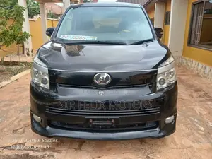 Toyota Voxy V 2WD 8-Seater 2013 - Black