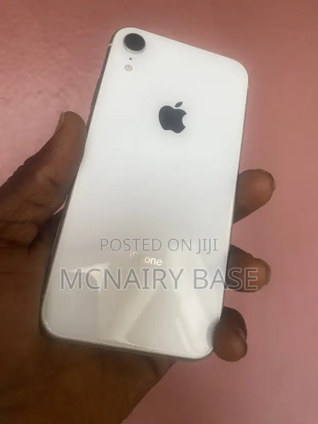 Apple iPhone XR 64GB White - 1