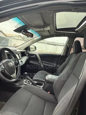 2017 Toyota RAV4 LE AWD (2.5L 4cyl 6A) Black