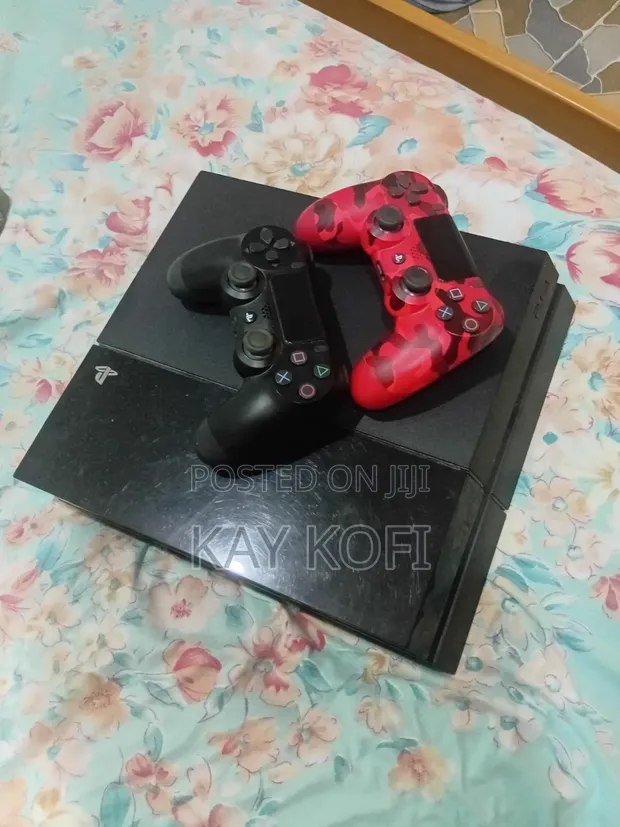 Used PS4 Console with 2 Controllers - 1