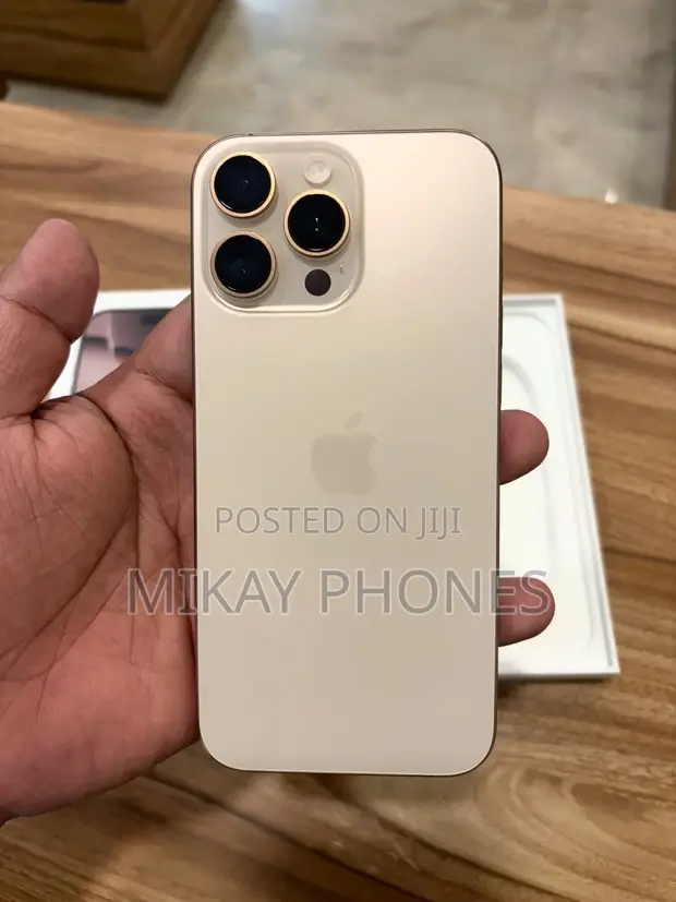 Apple iPhone 16 Pro Max 512GB Gold - 1