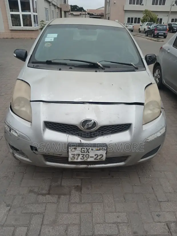Toyota Vitz 2010 Gray - 1