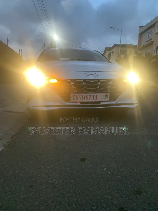 2022 Hyundai Elantra Limited Sedan - 1
