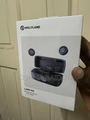Hollyland Lark M3 2TX+2RX Wireless Microphone System