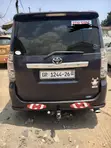 Toyota Voxy V 2WD 8-Seater 2013 Gray - 2