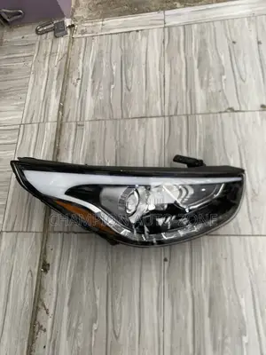 Hyundai Tucson Ix35 Headlight (2010-2015) - Original