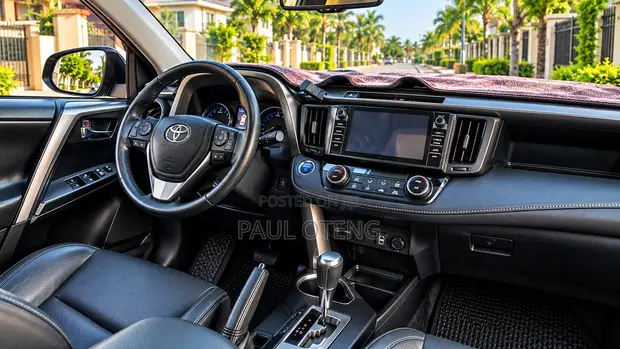 2018 Toyota RAV4 XLE SUV AWD - 1