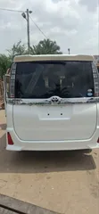 Toyota Voxy V 4WD 7-Seater 2015 Pearl - 3