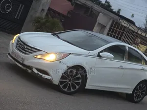 2012 Hyundai Sonata GLS Sedan FWD (2.4L)