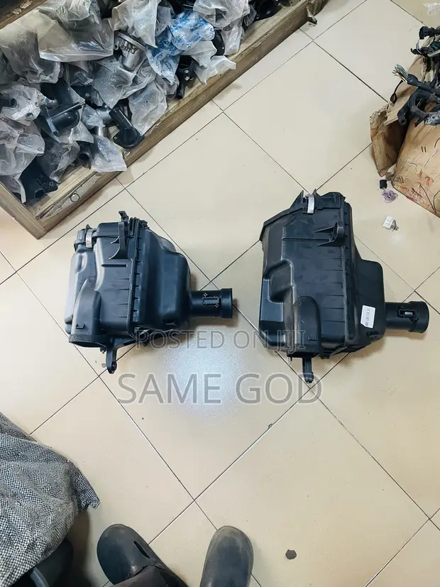 Toyota Hiace Air Cleaner (2014-2017) - 1