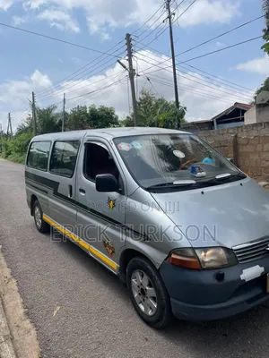 Toyota HiAce 2009 Silver