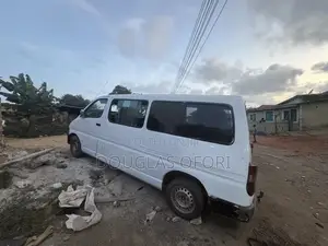 Toyota HiAce 2013 White