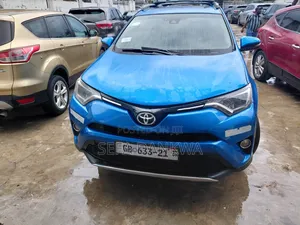 Toyota RAV4 XLE 2017 Blue