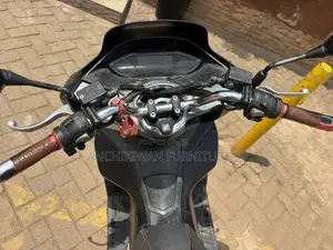 Honda PCX 125 Scooter