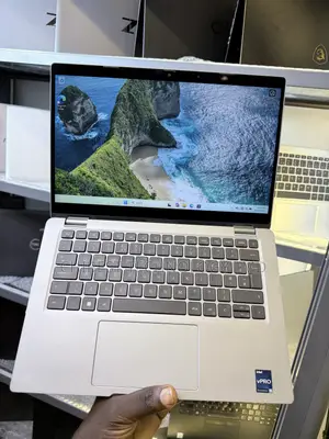 Dell Latitude 5330 2-in-1 Laptop