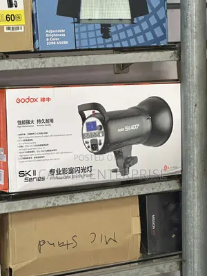 Andoer P880 Professional Studio Flash & Video Light