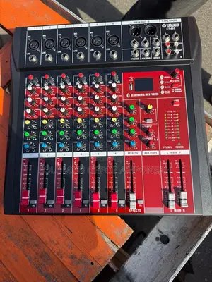 Yamaha CT-60S 6-Channel Analog Mixer with Bluetooth