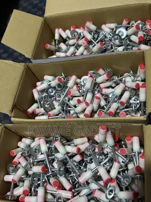 32mm Nails (200 Pieces)