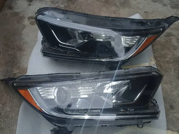 Honda CR-V 2019 Headlights (Used) - 1