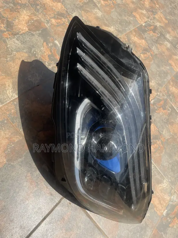 Mercedes-Benz W205 C-Class Headlight (2015-2020) - 1