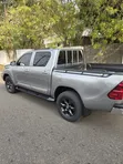 Toyota Hilux 2017 Silver - 1