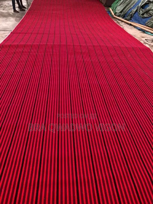 High Quality Woolen Carpet (Sac Back) - 1