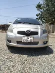 Toyota Vitz 1.0 FWD 5dr 2010 Gray - 1