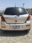 Toyota Vitz 1.0 FWD 5dr 2010 Gray - 2