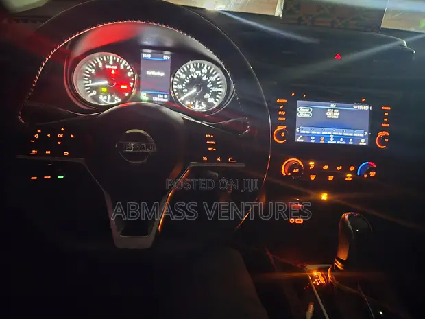 2018 Nissan Rogue S AWD Silver - 1